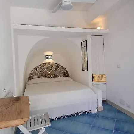 Marbnb Centro Porto Zan * Ponza